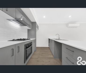 26 Thermal Loop, South Morang, Vic 3752 - Photo 2