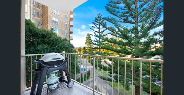 MODERN APARTMENT IN PERFECT POSITION - Photo 1