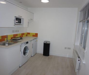 Studio to rent - Photo 2