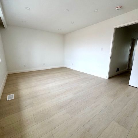 For Lease - 115 Torrens Avenue Unit# Upper, Toronto, Ontario - Photo 1