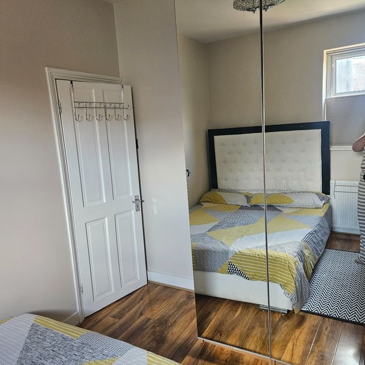 Room in a Shared House, Dysons Road, N18 - Photo 1