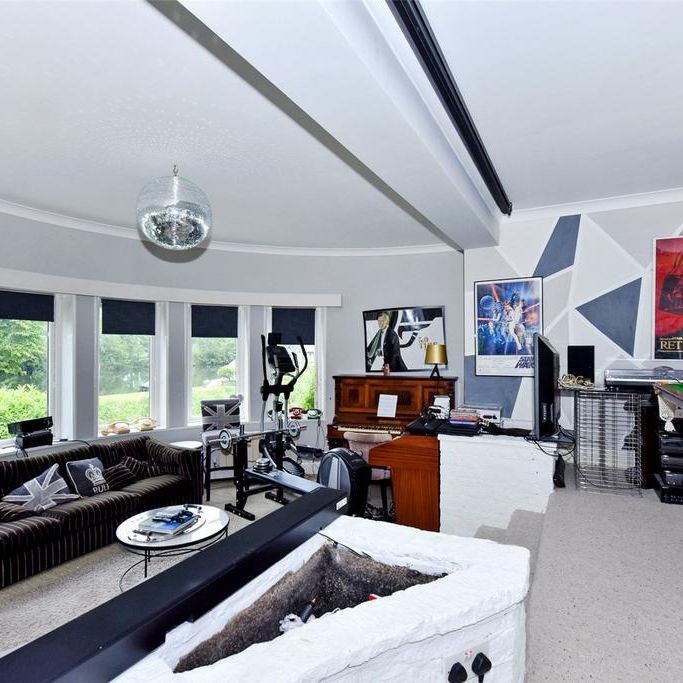 3 bedroom semi-detached house to rent - Photo 1