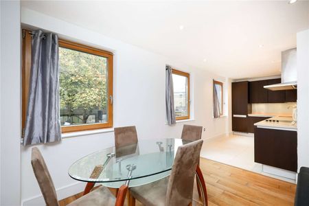 A modern two bedroom two bathroom flat close to Putney high street. - Photo 3