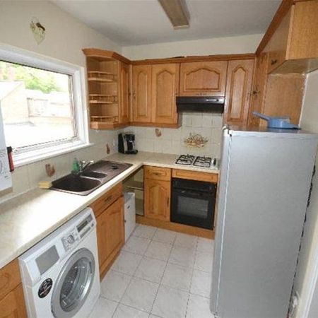 2 bedroom flat to rent - Photo 4
