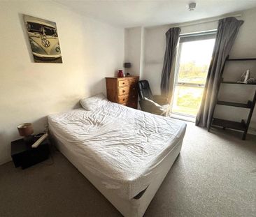 2 bedroom flat to rent - Photo 2