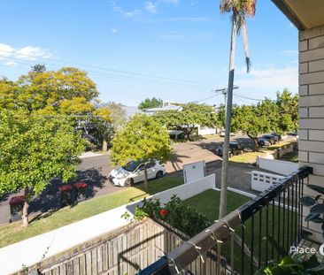 CBD-Fringe Living with Space, Comfort & Convenience - Photo 4