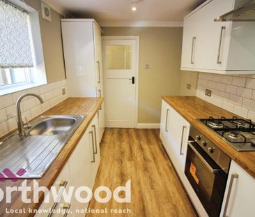 3 bedroom terraced house to rent - Photo 5