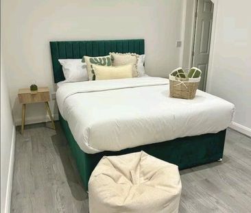 1 bedroom in a flat share to rent - Photo 5