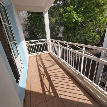 Location Appartement 1 pièce 30m² LA POSSESSION 97419 - Photo 4