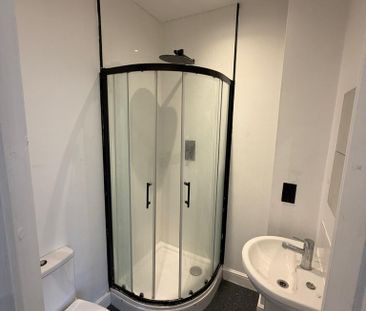 1 bedroom in a house share to rent - Photo 5