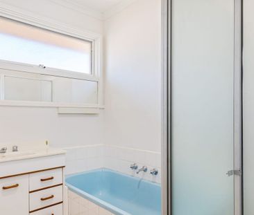 28 Aitken Street, Sunbury, VIC 3429 - Photo 5