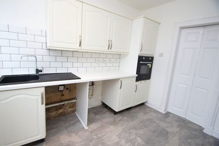 Menzies Road, Glasgow, G21 - Photo 3