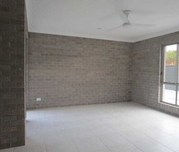 Stylish Four-Bedroom Home with Contemporary Features - Photo 4