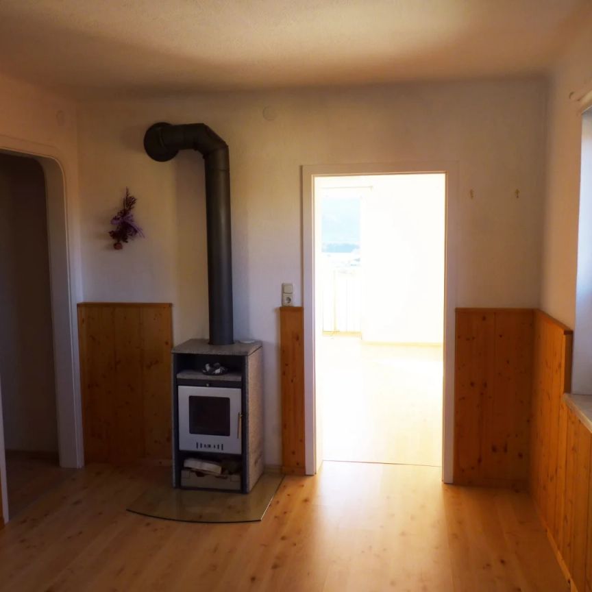 K3 - Zwei-Zimmer-Wohnung mit Kaminofen und Balkon - Photo 1