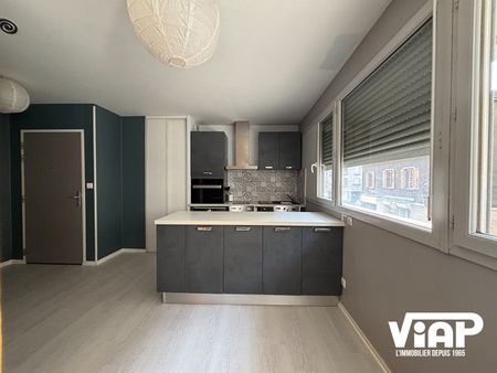 STUDIO MEUBLE EN HYPER CENTRE A PROXIMITE DE LA MAIRIE - Photo 5