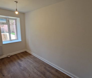 2 bed flat to rent in Belvedere Court, North Street - Photo 5