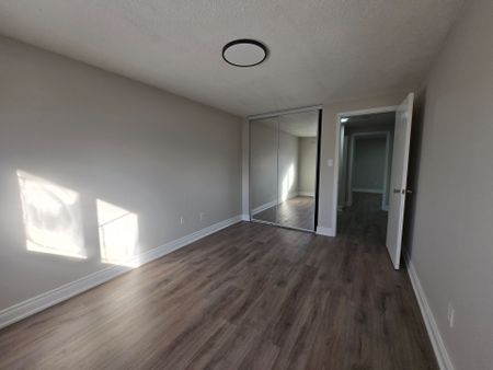 For Lease - 121 Purvis Crescent, Toronto, Ontario - Photo 5