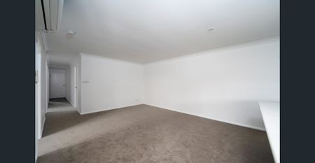 BRAND NEW 3-BEDROOM UNIT IN QUIET CUL-DE-SAC - Photo 3