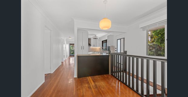 Spacious Family Home in Prestigious Balmoral Location - Photo 1