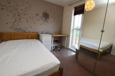 6 bedroom terraced house to rent - Photo 5