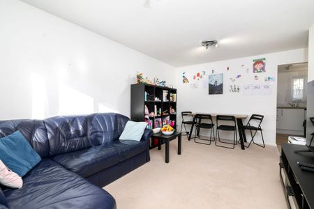 2 bedroom flat to rent - Photo 4