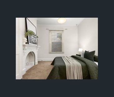 Light-filled living on a stylish single level - Photo 5