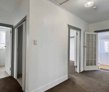 Spacious 3 Bedroom House for Rent in New Lynn $650 Wk - Photo 4