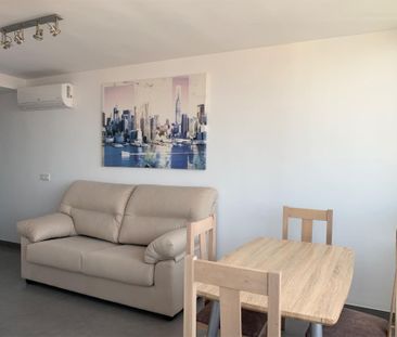 Piso de alquiler en Calle de Bruselas, 9, Rincón Alto - Photo 1