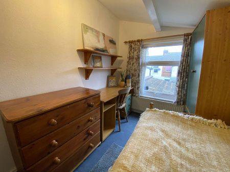 1 bedroom in a house share to rent - Photo 3