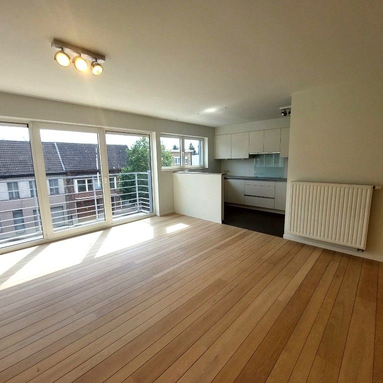 Appartement te huur in Waarschoot - Photo 1