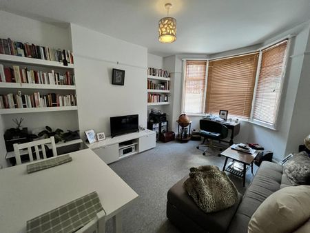 1 bedroom flat to rent - Photo 2