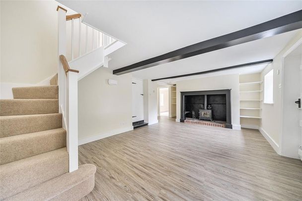 4 bedroom detached house to rent - Photo 1