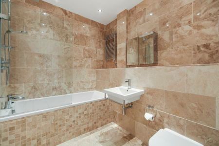 3 Bedroom Flat To Let - Photo 4