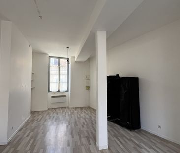 Studio lumineux avec cuisine équipée – Centre d’Avallon - Photo 2