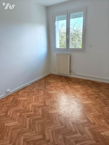 BRUZ - maison T4 rénovée récemment, à proximité du centre et des commodités, comprenant : -... - Photo 5