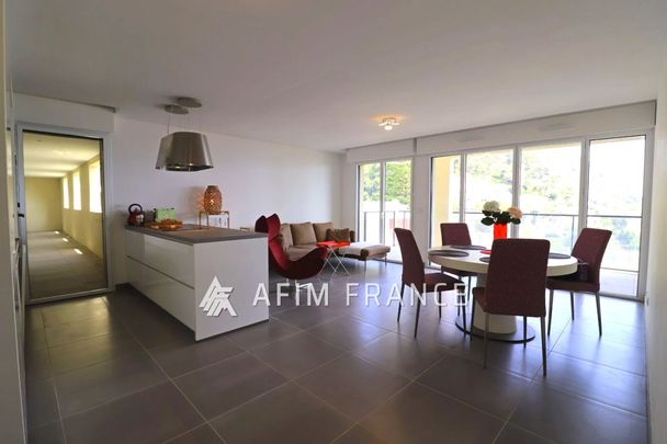 En exclusivité, découvrez ce très bel appartement meublé offra - Photo 1