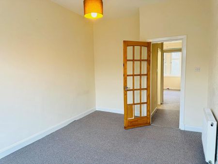 37 Earl Street Scotstoun - Photo 3