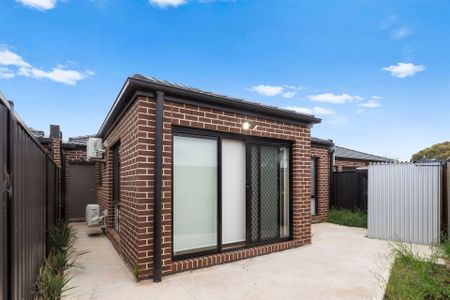 4/32A Wynarka Drive, Hoppers Crossing. - Photo 4