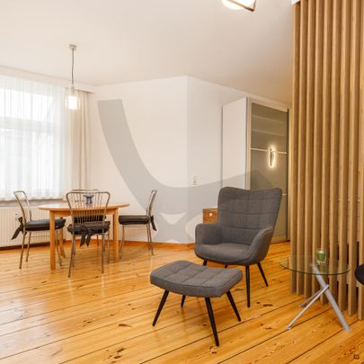 Modern Single Living - Photo 1