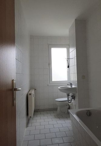 neu renovierte 4 Raum Wohnung im 2.OG - Foto 2