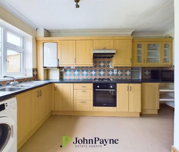 3 bedroom end of terrace house to rent - Photo 5