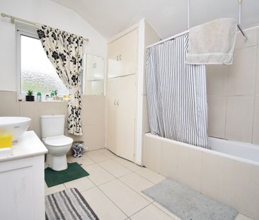 2 Bed Terraced House, Stirling Road, E13 - Photo 1