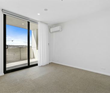 Contemporary Living - Photo 5