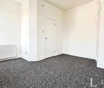 property to rent West Road, Westcliff-on-Sea, Essex, SS0 - Photo 1
