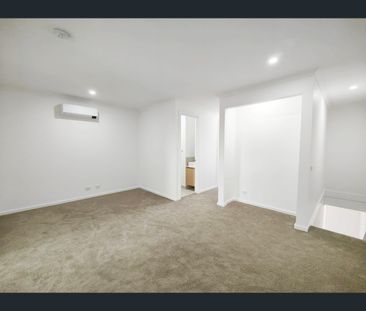 16 Nolita Walk, Point Cook, Vic 3030 - Photo 2