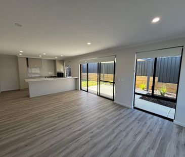 7 Chindwin Lp, Hilbert, WA 6112 - Photo 2