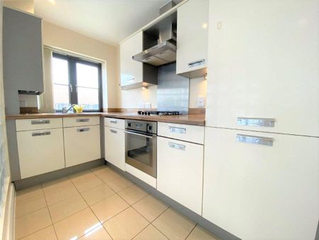 2 bedroom flat to rent - Photo 3