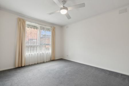 2/11 Leopold Crescent, Mont Albert. - Photo 3