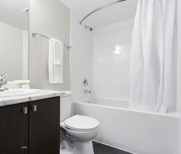 Deluxe Premium Room - 561 Sherbourne - Photo 6