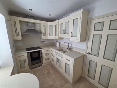 3 bedroom detached house to rent - Photo 5